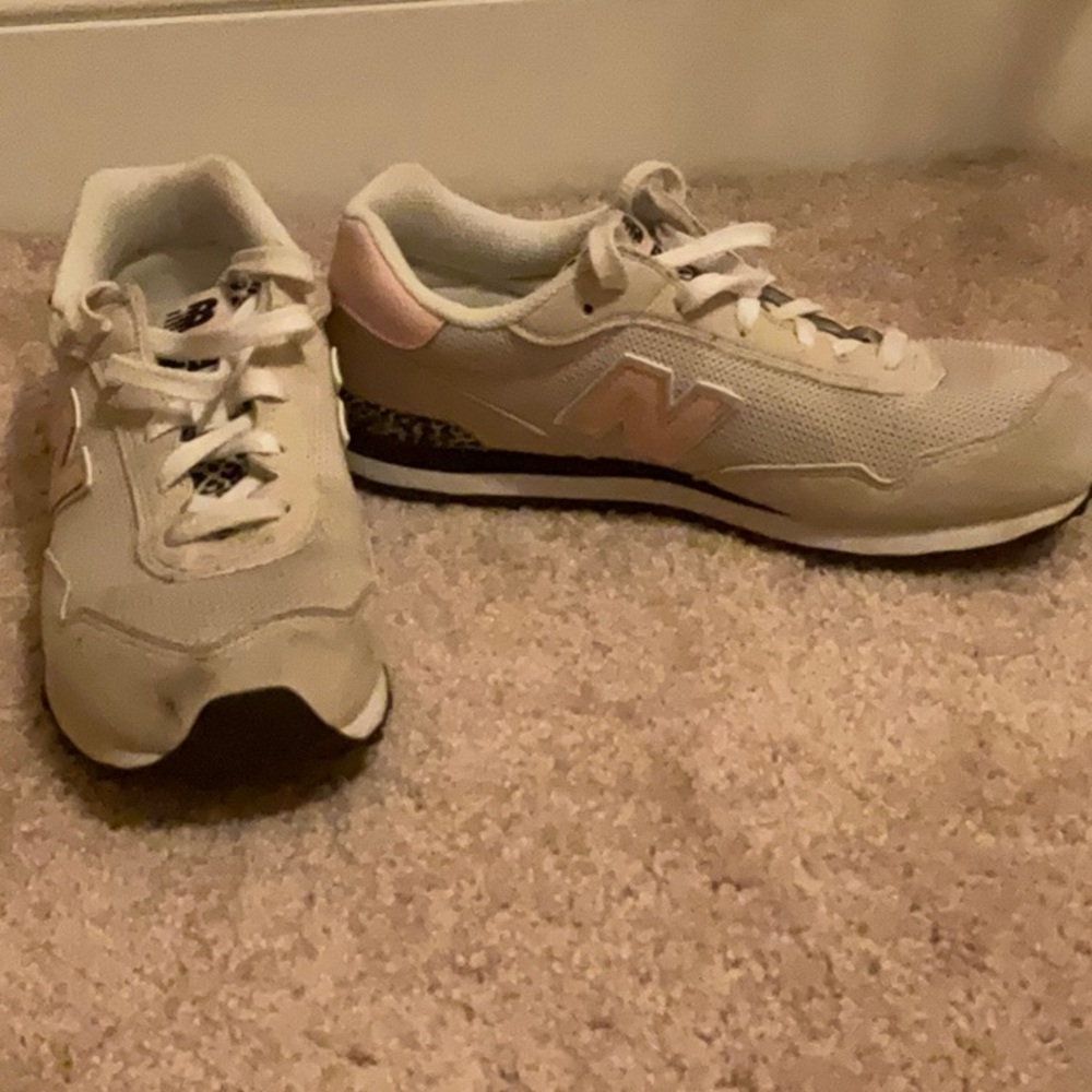 LIKE NEW New Balance 515 pink/ leopard sneakers